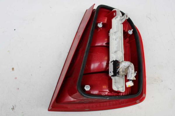 FEU ARRIERE GAUCHE SKODA - Vue 2